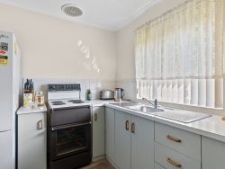 Unit 1/27 Epstein Dr, Morphett Vale SA 5162, Australia