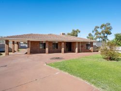26 Fairetha Pl, Kalgoorlie WA 6430, Australia