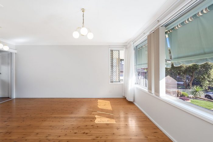 13 Enid Ave, Roselands NSW 2196, Australia