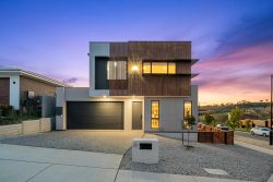 11 Farwell St, Whitlam ACT 2611, Australia