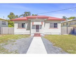 400 Stenhouse St, Koongal QLD 4701, Australia