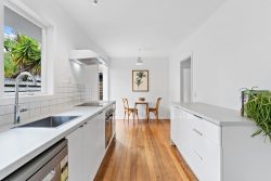 1 Glenford Lane, Te Atatu Peninsula, Waitakere City, Auckland, 0610, New Zealand