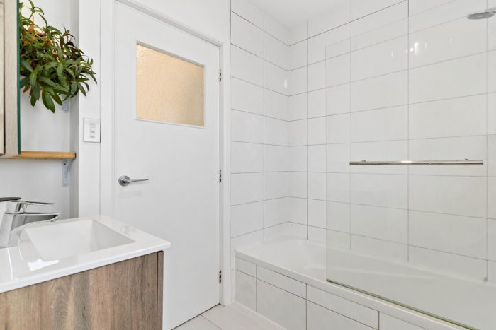 1 Glenford Lane, Te Atatu Peninsula, Waitakere City, Auckland, 0610, New Zealand