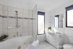 Unit 1/26 Ervin Rd, Kilsyth VIC 3137, Australia