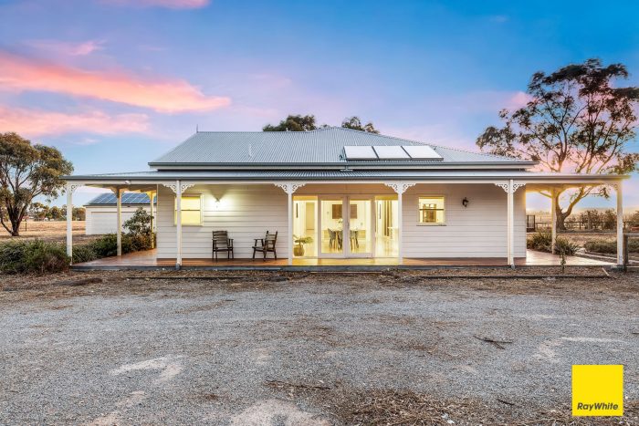 150 Hopetoun Park Rd, Hopetoun Park VIC 3340, Australia