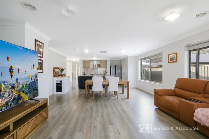 13 Cromwell Rd, Leneva VIC 3691, Australia