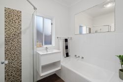 12 Lynne Ct, Marion SA 5043, Australia