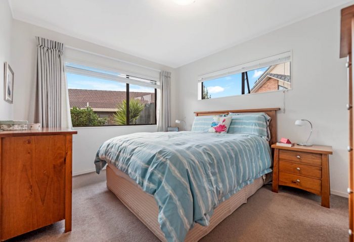 2/79 Mirrabooka Avenue, Botany Downs, Manukau City, Auckland, 2010, New Zealand