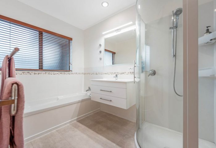 2/79 Mirrabooka Avenue, Botany Downs, Manukau City, Auckland, 2010, New Zealand
