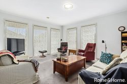 Unit 1/79-81 Powlett St, Kyneton VIC 3444, Australia