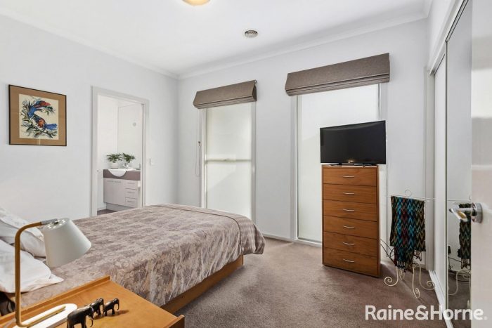 Unit 1/79-81 Powlett St, Kyneton VIC 3444, Australia