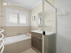 18 Newcastle Dr, Pottsville NSW 2489, Australia