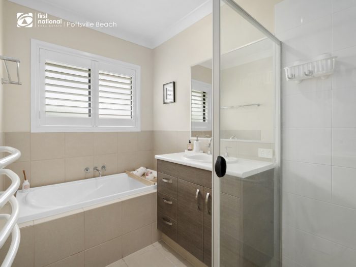18 Newcastle Dr, Pottsville NSW 2489, Australia