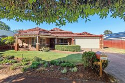 99 Kenny St, Bassendean WA 6054, Australia