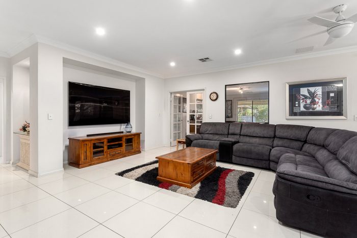 8 Parnell Parade, Bassendean WA 6054, Australia