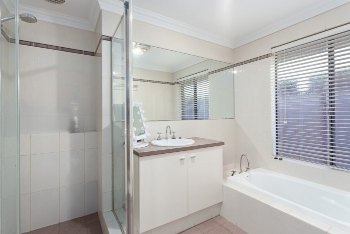 8 Parnell Parade, Bassendean WA 6054, Australia