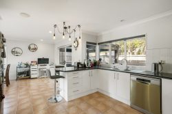 1 Parani Court, Te Atatū Peninsula, Auckland 0610, New Zealand