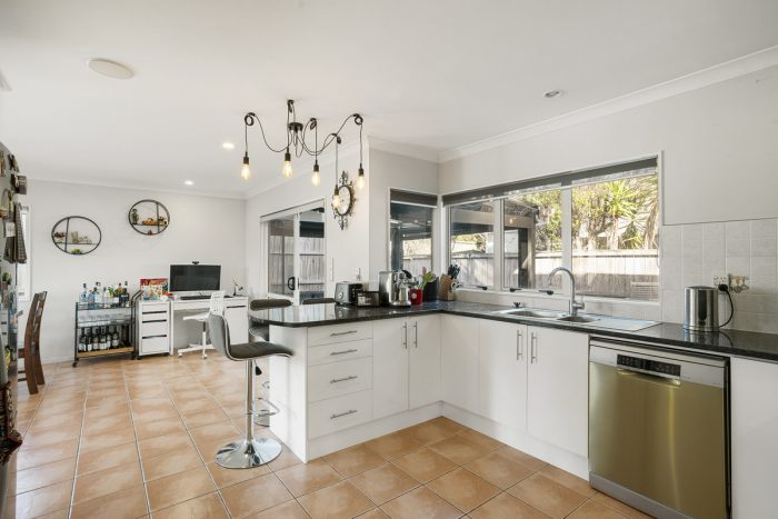 1 Parani Court, Te Atatū Peninsula, Auckland 0610, New Zealand