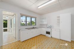 52 Dorothea St, Cannon Hill QLD 4170, Australia