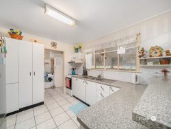 152 Macdonnell Rd, Margate QLD 4020, Australia