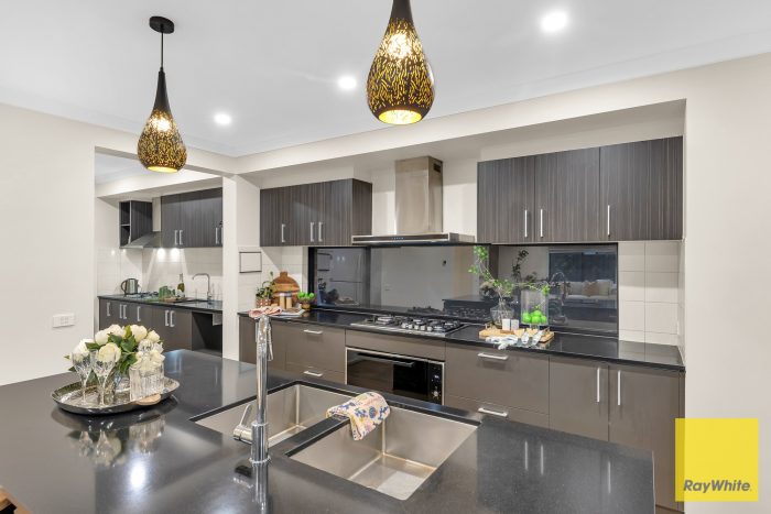 60 Rivella Cct, Tarneit VIC 3029, Australia