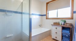 19 Schinckel Rd, Naracoorte SA 5271, Australia
