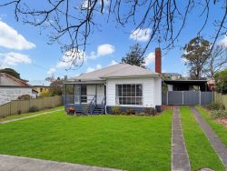 12 Scoresby St, Hamilton VIC 3300, Australia