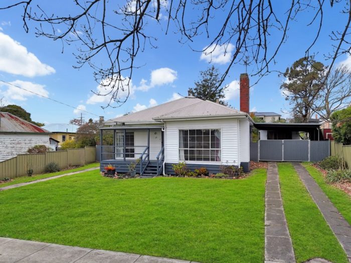 12 Scoresby St, Hamilton VIC 3300, Australia