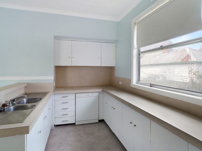 12 Scoresby St, Hamilton VIC 3300, Australia