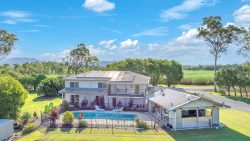 91 Silver Creek Rd, Kelsey Creek QLD 4800, Australia