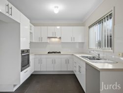 2/1 Desmond St, Cessnock NSW 2325, Australia