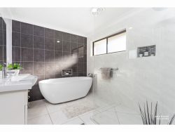 429 Frenchville Rd, Frenchville QLD 4701, Australia