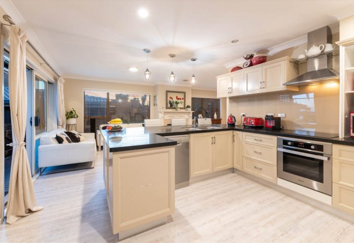 35 St Annes Crescent, Wattle Downs, Manukau City, Auckland, 2103, New Zealand