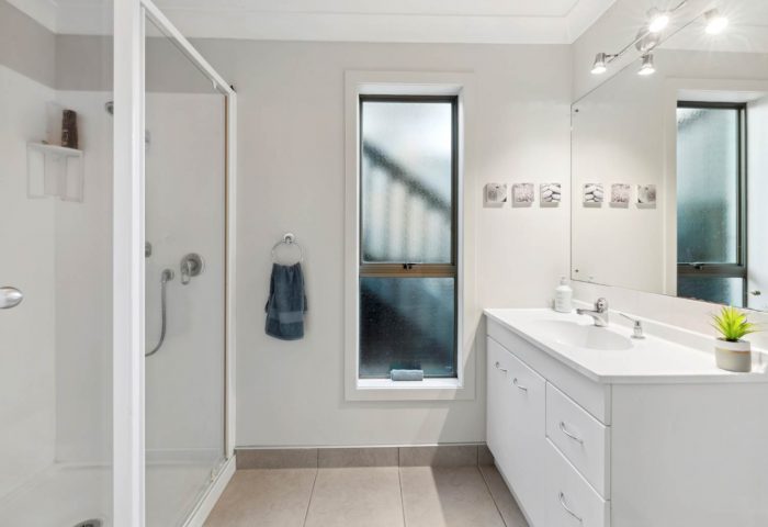 35 St Annes Crescent, Wattle Downs, Manukau City, Auckland, 2103, New Zealand