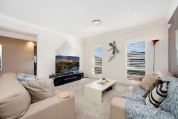 52 Stan Johnson Dr, Hamlyn Terrace NSW 2259, Australia