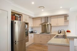 52 Stan Johnson Dr, Hamlyn Terrace NSW 2259, Australia