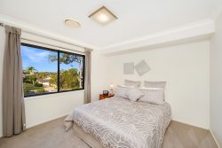 52 Stan Johnson Dr, Hamlyn Terrace NSW 2259, Australia