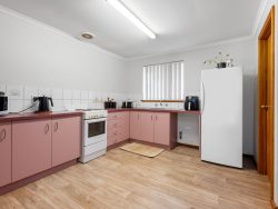 Unit 2/2 Steel Pl, Boulder WA 6432, Australia