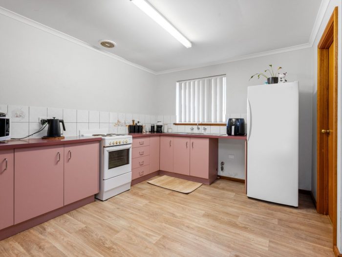 Unit 2/2 Steel Pl, Boulder WA 6432, Australia