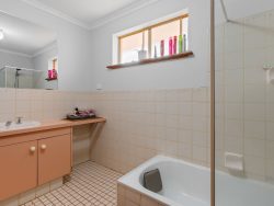Unit 2/2 Steel Pl, Boulder WA 6432, Australia