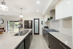 3 Towarri St, Pimpama QLD 4209, Australia