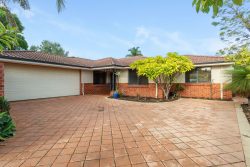 14B Butson Pl, Redcliffe WA 6104, Australia