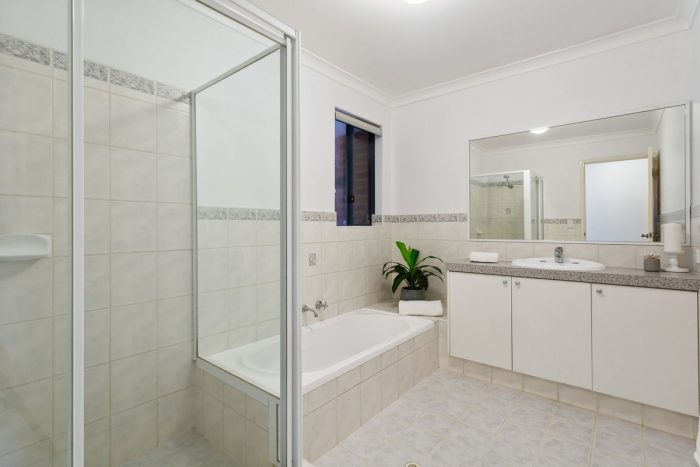 14B Butson Pl, Redcliffe WA 6104, Australia