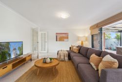 14B Butson Pl, Redcliffe WA 6104, Australia