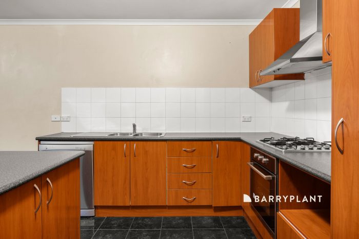 46 Wakenshaw Cres, Pakenham VIC 3810, Australia