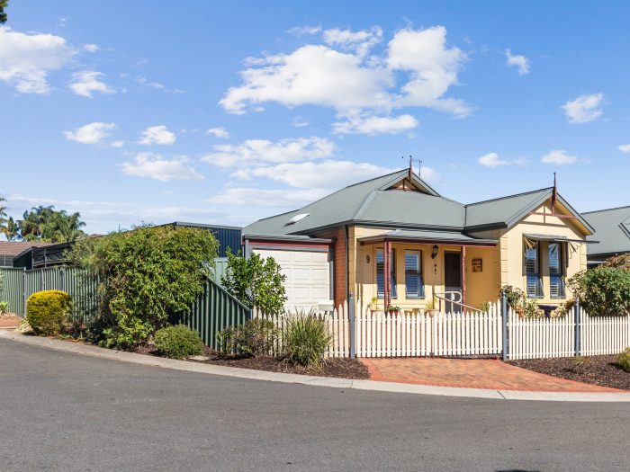 9 Wildi Ct, Happy Valley SA 5159, Australia