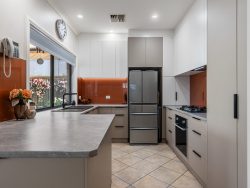 9 Wildi Ct, Happy Valley SA 5159, Australia