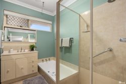 26 Amanda Dr, Camillo WA 6111, Australia