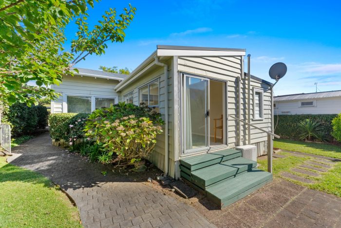 3 Frieston Road, Milford, North Shore City, Auckland, 0620, New Zealand