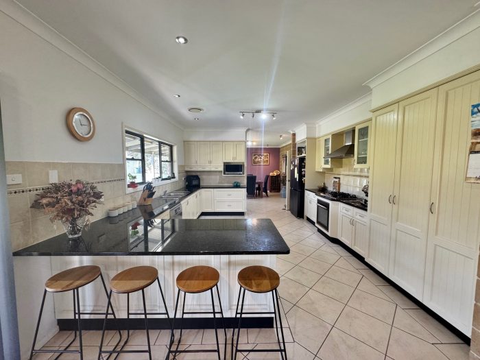 210 Bashams Ln, Young NSW 2594, Australia